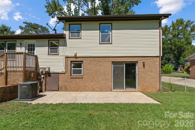 7100 Covecreek Drive, Charlotte, NC 28215