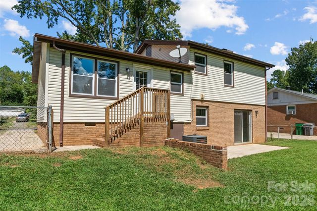 7100 Covecreek Drive, Charlotte, NC 28215