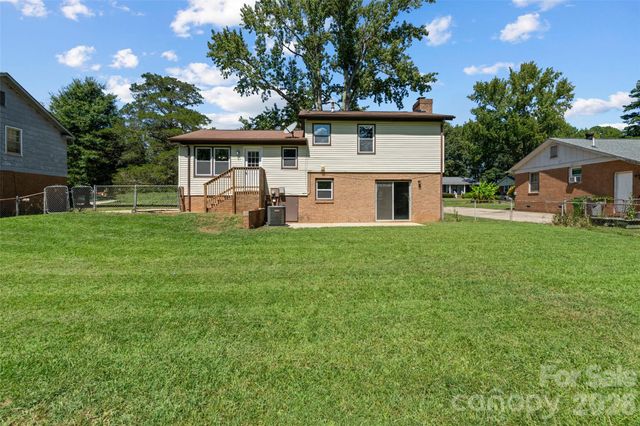 7100 Covecreek Drive, Charlotte, NC 28215