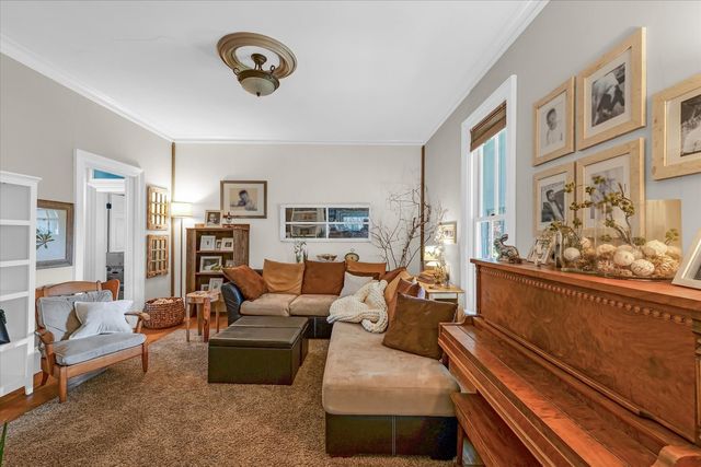 320 E Locust Street, Watseka, IL 60970