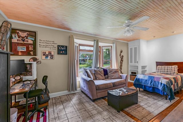 320 E Locust Street, Watseka, IL 60970