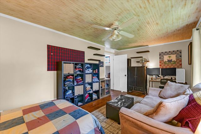 320 E Locust Street, Watseka, IL 60970