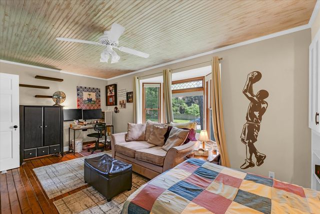 320 E Locust Street, Watseka, IL 60970