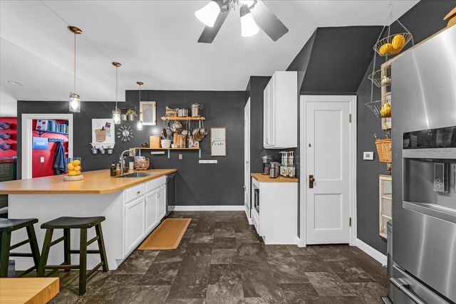 320 E Locust Street, Watseka, IL 60970