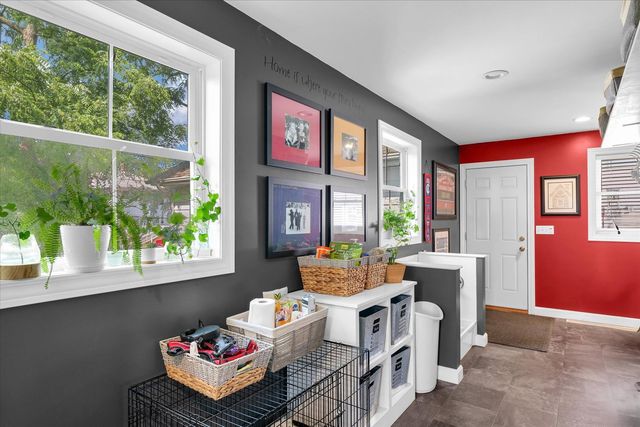 320 E Locust Street, Watseka, IL 60970