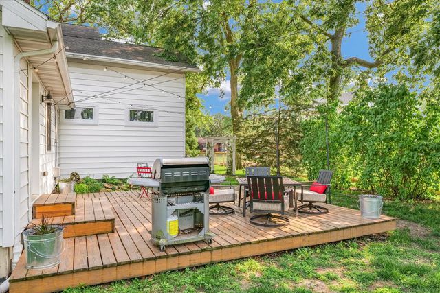 320 E Locust Street, Watseka, IL 60970