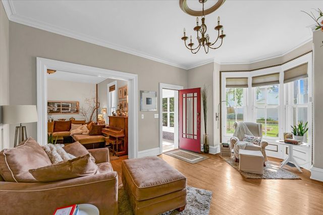 320 E Locust Street, Watseka, IL 60970