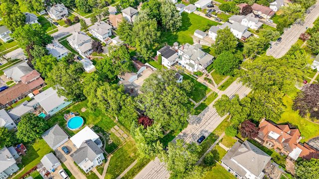 320 E Locust Street, Watseka, IL 60970