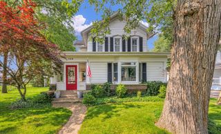 320 E Locust Street, Watseka, IL 60970