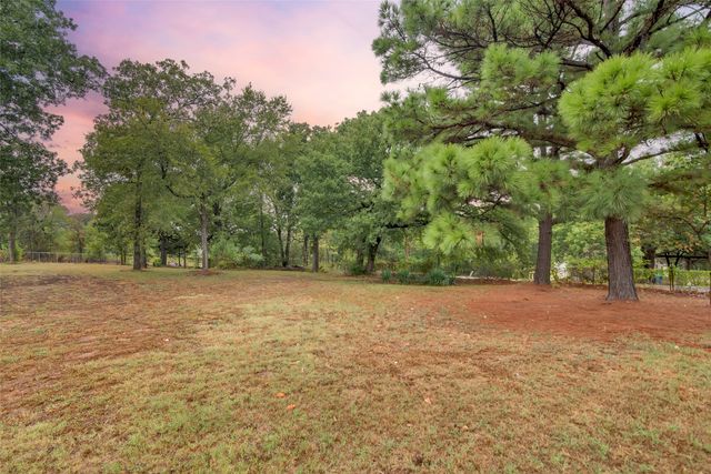 730 E Hull Street, Denison, TX 75021