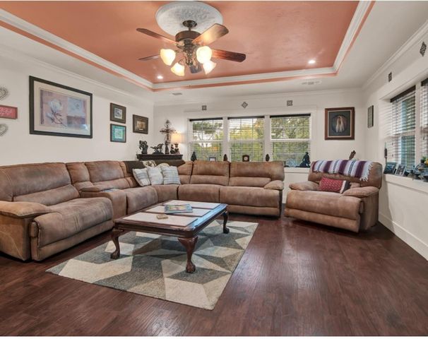 730 E Hull Street, Denison, TX 75021