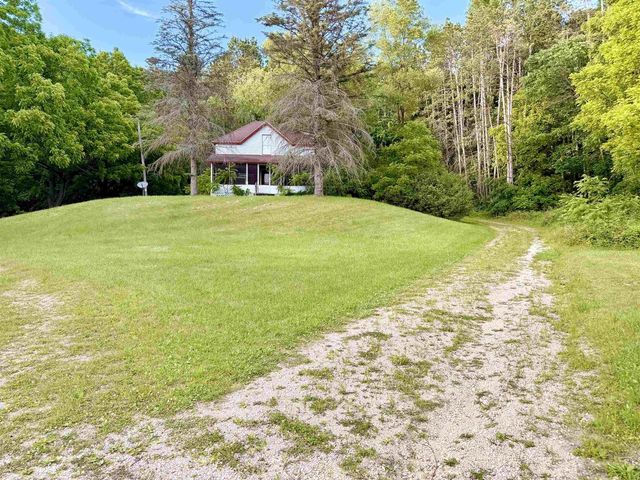 763 Bridge Street, Wonewoc, WI 53968