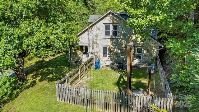 34 Coosa Ridge Drive, Whittier, NC 28789