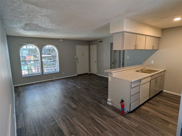 101 E 33rd ST 102, Austin, TX 78705