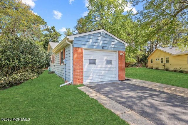 5 Revere Court, Whiting, NJ 08759
