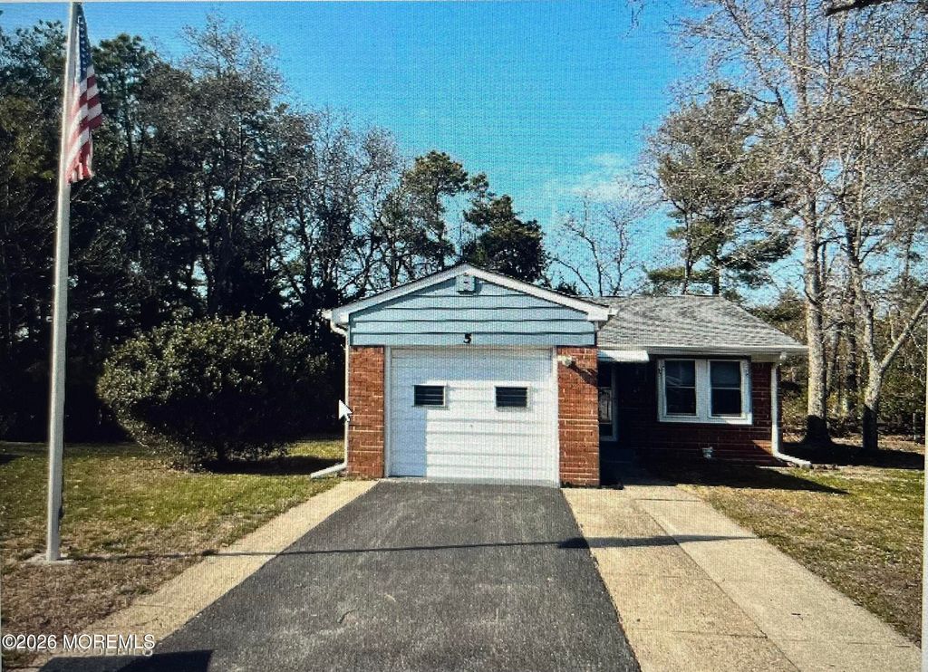 5 Revere Court, Whiting, NJ 08759