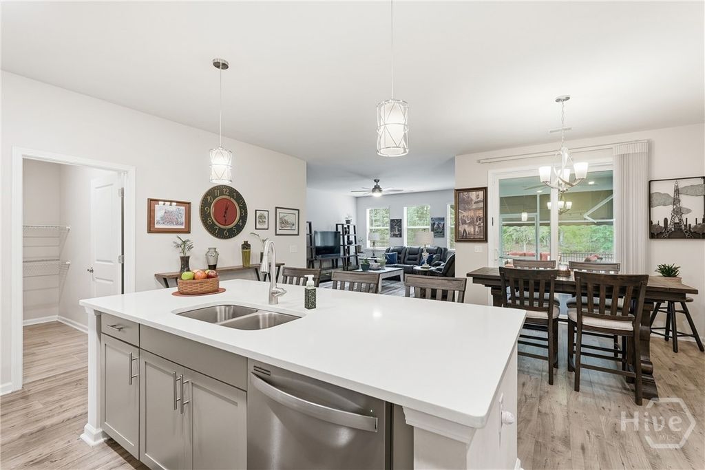 Image 13 of property listing at 120 River Run Drive, Pooler, GA 31322