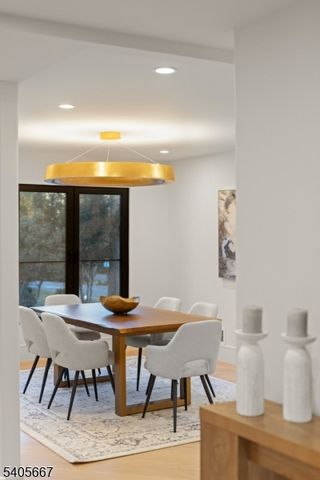 2 E Hartshorn Dr, Millburn Twp., NJ 07078