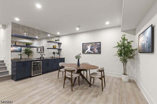 2 E Hartshorn Dr, Millburn Twp., NJ 07078