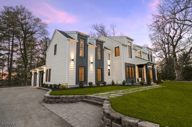 2 E Hartshorn Dr, Millburn Twp., NJ 07078