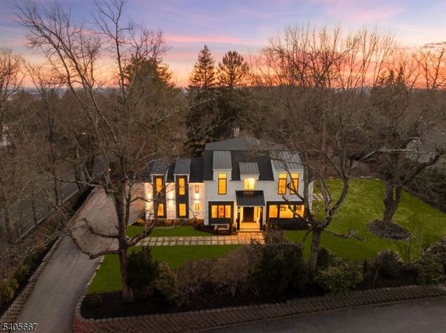 2 E Hartshorn Dr, Millburn Twp., NJ 07078