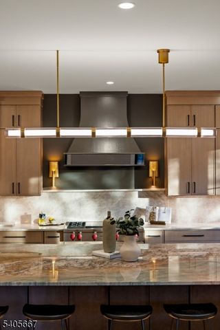 2 E Hartshorn Dr, Millburn Twp., NJ 07078