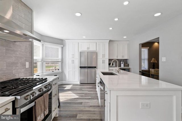 13 SILVER LAKE DR, Shamong, NJ 08088