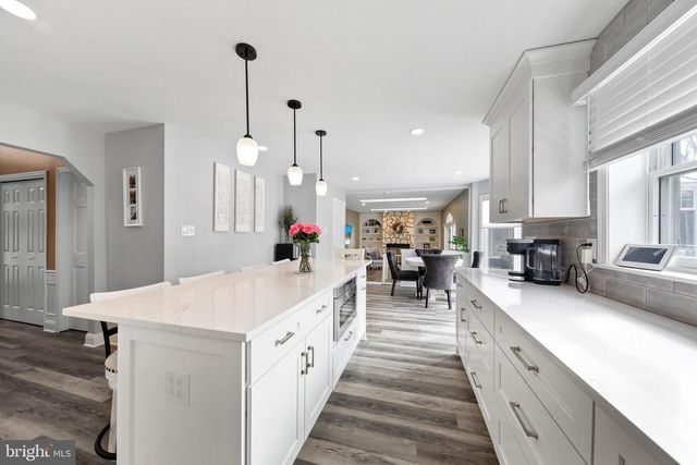 13 SILVER LAKE DR, Shamong, NJ 08088