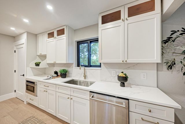9401 Topridge DR, Austin, TX 78750