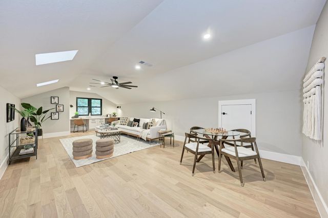 9401 Topridge DR, Austin, TX 78750