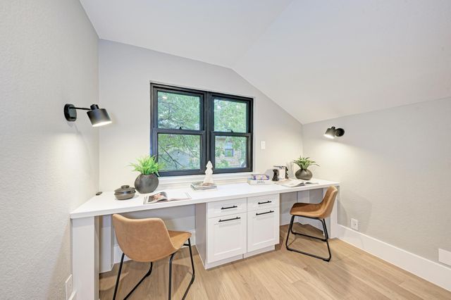 9401 Topridge DR, Austin, TX 78750