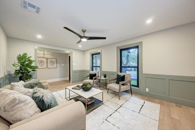 9401 Topridge DR, Austin, TX 78750