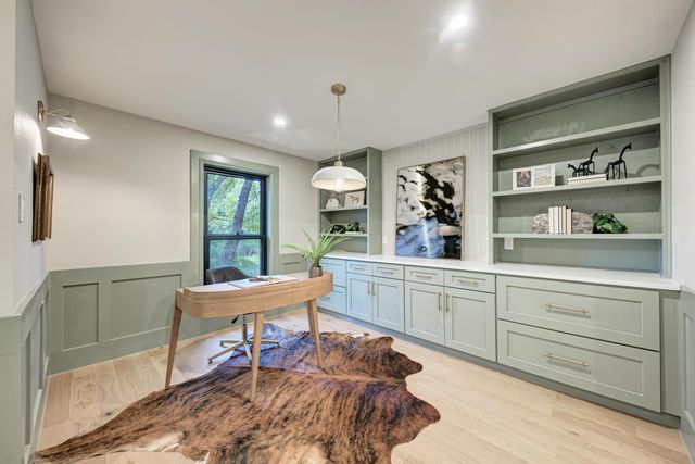9401 Topridge DR, Austin, TX 78750