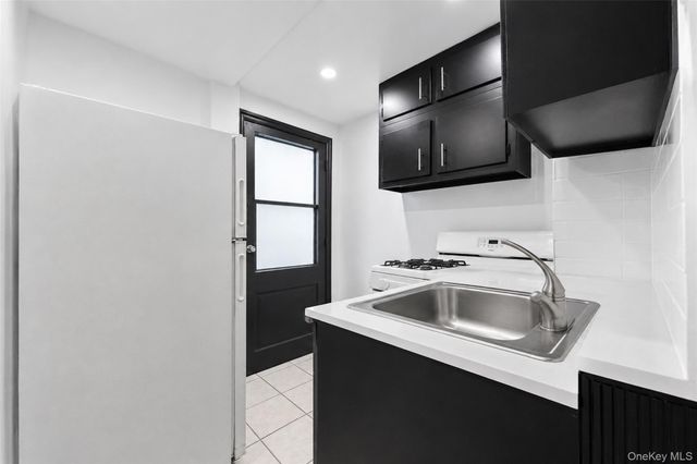 3302 Tiemann Avenue, Bronx, NY 10469