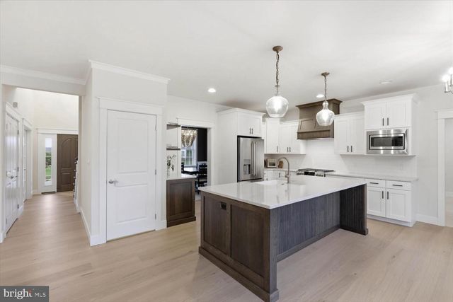 354 AMBER DR, Lititz, PA 17543