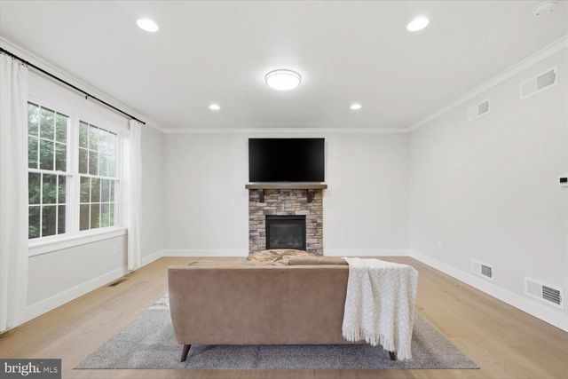 354 AMBER DR, Lititz, PA 17543