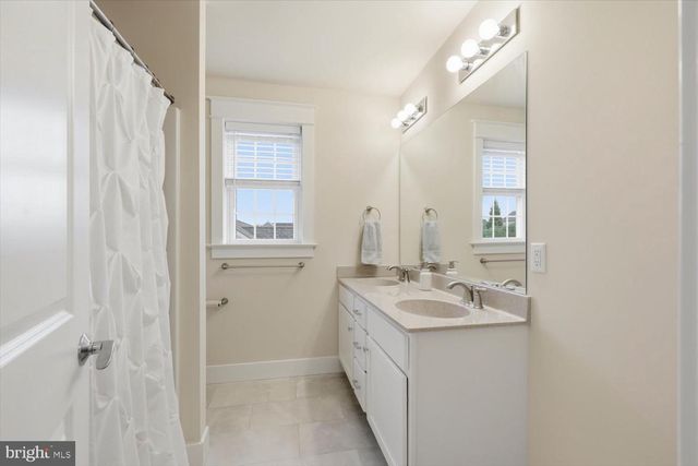 354 AMBER DR, Lititz, PA 17543