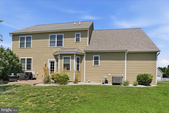 354 AMBER DR, Lititz, PA 17543