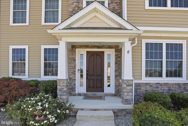 354 AMBER DR, Lititz, PA 17543
