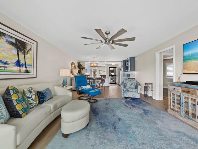 448 GULF OF MEXICO DRIVE A104, Longboat Key, FL 34228