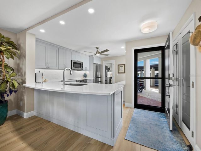 448 GULF OF MEXICO DRIVE A104, Longboat Key, FL 34228