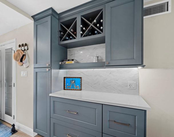 448 GULF OF MEXICO DRIVE A104, Longboat Key, FL 34228