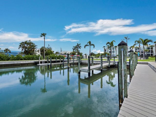 448 GULF OF MEXICO DRIVE A104, Longboat Key, FL 34228