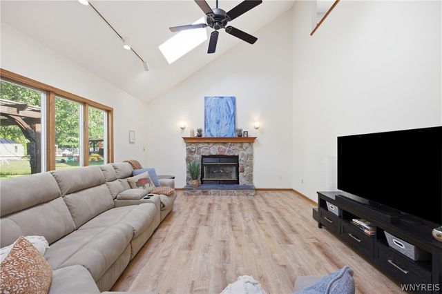664 Sara Court, Lewiston, NY 14092