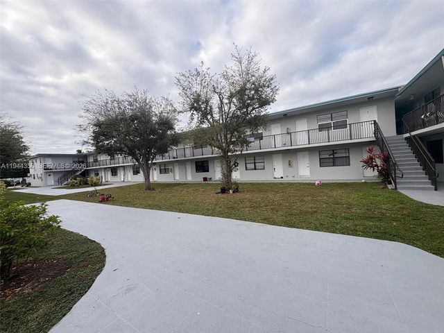 4444 SW 67th Ave 6, Miami, FL 33155