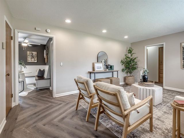 2717 Plymouth Lane, The Village, OK 73120