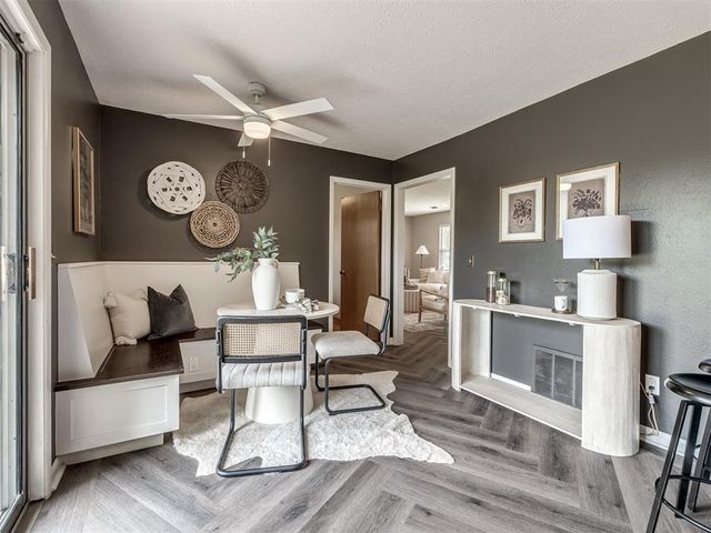 2717 Plymouth Lane, The Village, OK 73120