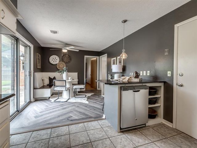 2717 Plymouth Lane, The Village, OK 73120