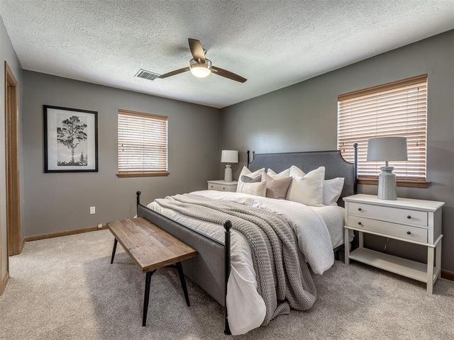 2717 Plymouth Lane, The Village, OK 73120