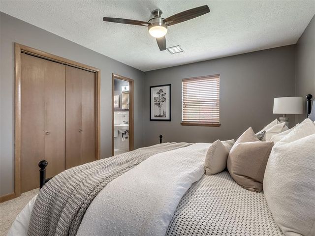 2717 Plymouth Lane, The Village, OK 73120